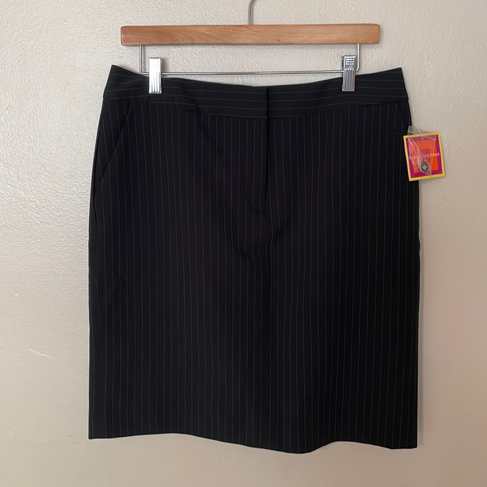 NWT Isaac Mizrahi Pin Stripe Skirt. Size 12